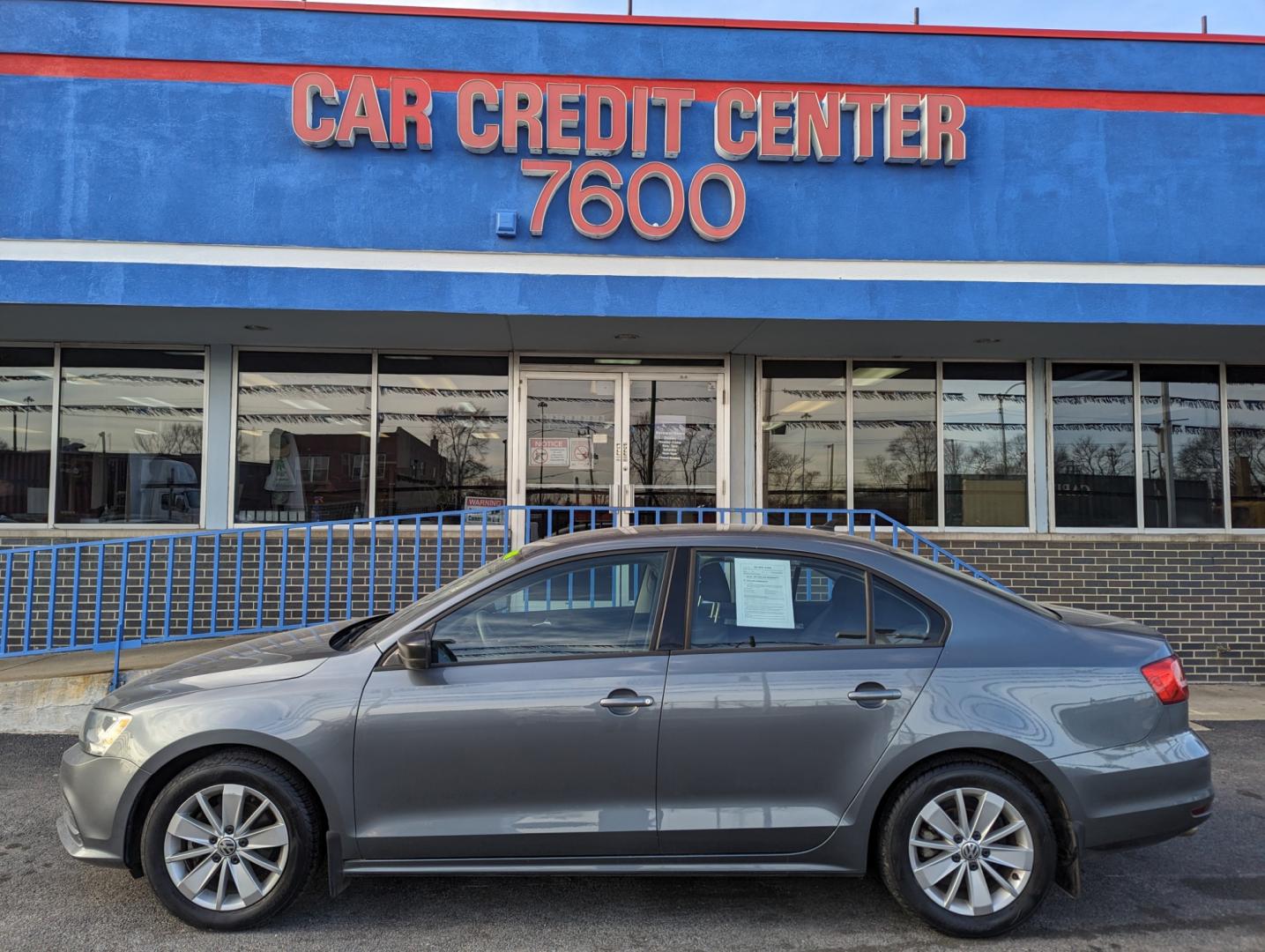 2015 GRAY Volkswagen Jetta S 5M (3VW2K7AJ3FM) with an 2.0L L4 DOHC 20V engine, 5-Speed Manual transmission, located at 7600 S Western Ave., Chicago, IL, 60620, (773) 918-3980, 0.000000, 0.000000 - Photo#0